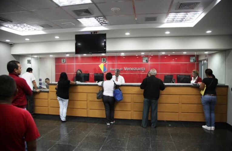 Banco de Venezuela habilitó retiro de dólares en efectivo por taquilla