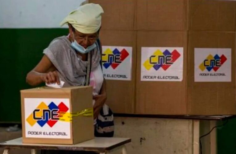 Rectores del CNE desmienten migración de data de electores en Barinas
