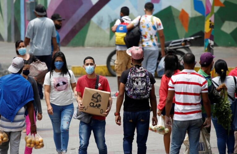 Academia de Medicina exhortó monitorear casos de covid para detectar la ómicron