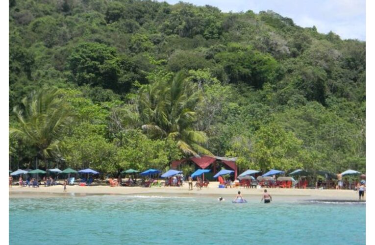 Bañista desaparece en playa Caribe