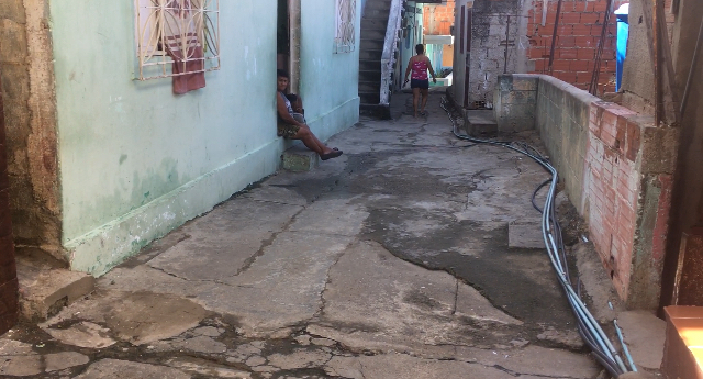 En Guanape II llevan dos meses viviendo ente aguas servidas