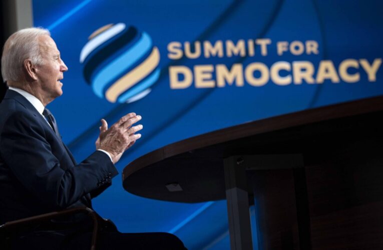 Joe Biden: Debemos unirnos para rechazar el autoritarismo