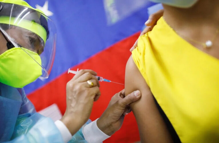“80% de los venezolanos está vacunado contra el covid”
