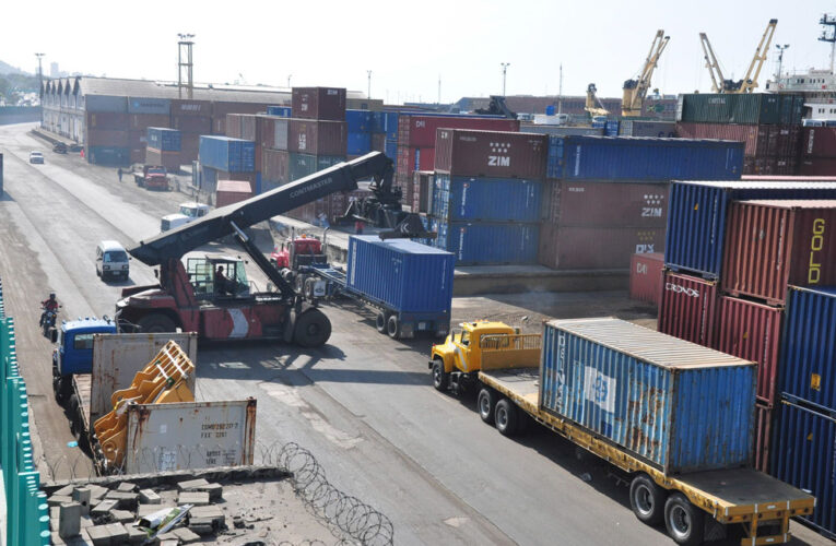 Aduanas reportan “serios retrasos” en importaciones