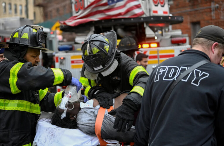 19 muertos deja incendio en Nueva York