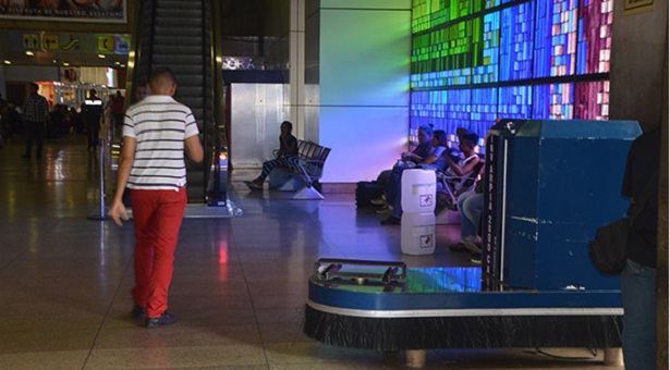 Embaladores denuncian matraqueo constante en el aeropuerto internacional