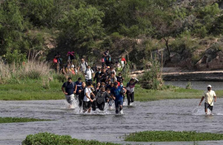 Más de 100 mil venezolanos cruzaron en 2021 la frontera a EEUU
