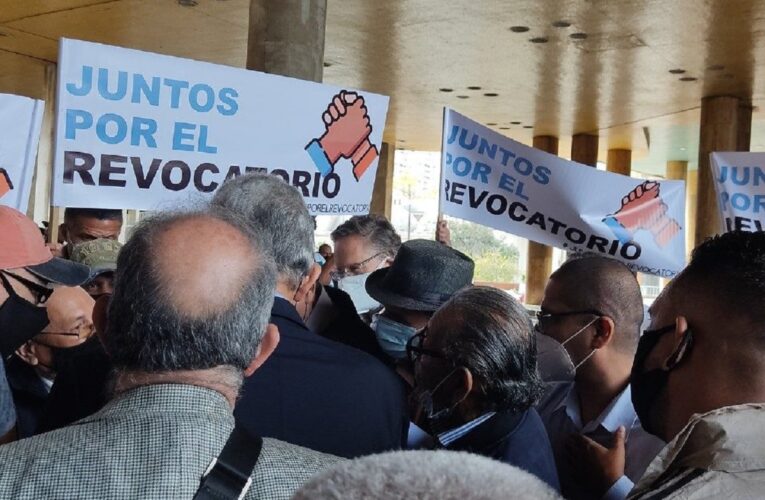 CNP: Agredieron a periodistas en recolección de firmas para el RR