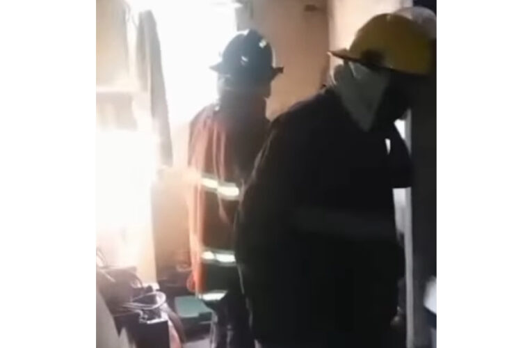 Bomberos de La Guaira sofocaron incendio en Guaracarumbo