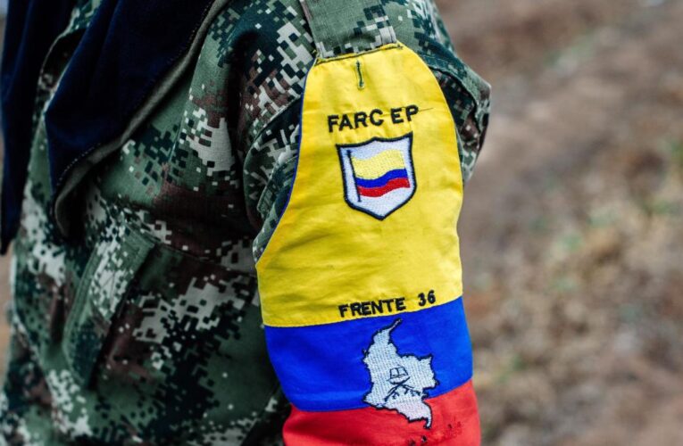 Disidencias de las FARC matan a 2 policías en Colombia