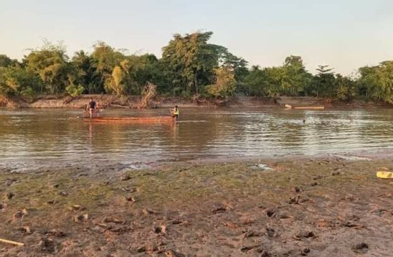 3 jóvenes murieron ahogados mientras eran bautizados en un río