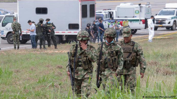 Dos muertos en ataque contra batallón militar colombiano