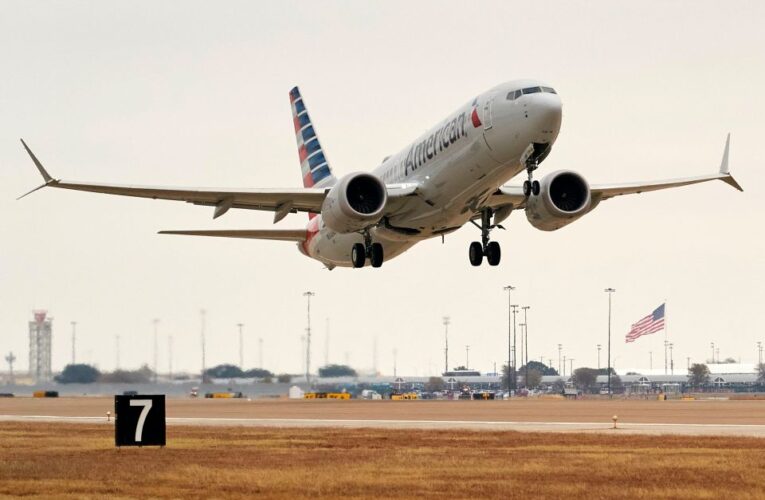 Desvían avión de American Airlines por pasajero rebelde