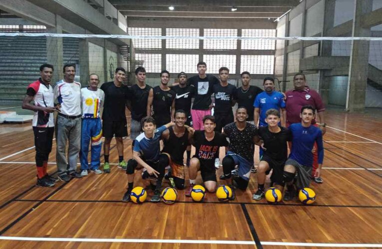 Voleibol guaireño se prepara para Liga Nacional