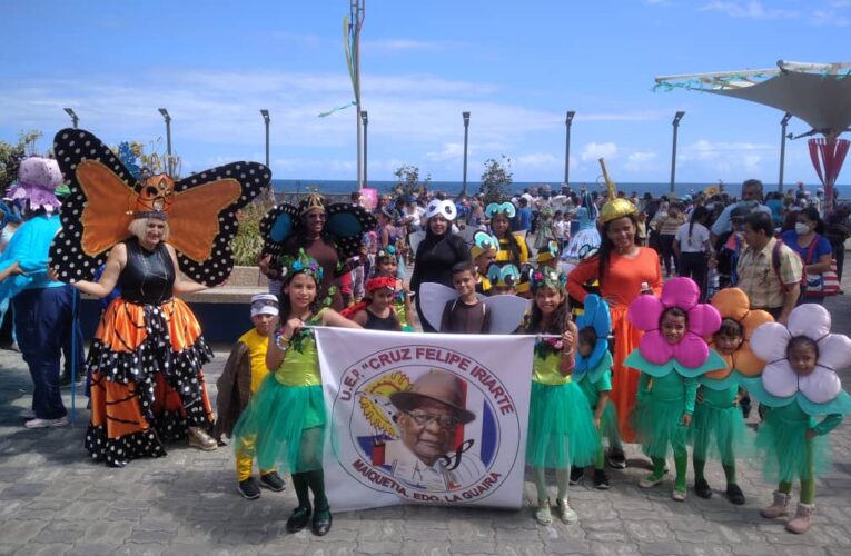 El motivo ecológico reinó en desfile escolar de Carnaval en La Guaira