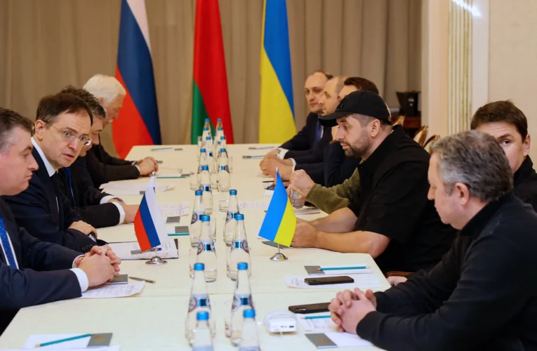 Tercera ronda de negociaciones entre Rusia y Ucrania será este lunes