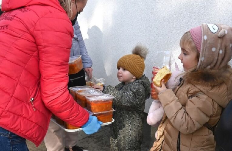 Medio millón de niños han salido de Ucrania como refugiados