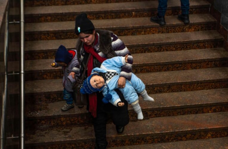 EEUU recibirá a ucranianos que tengan familiares y visa