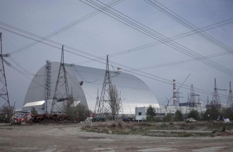 Tropas rusas se retiran de Chernóbil