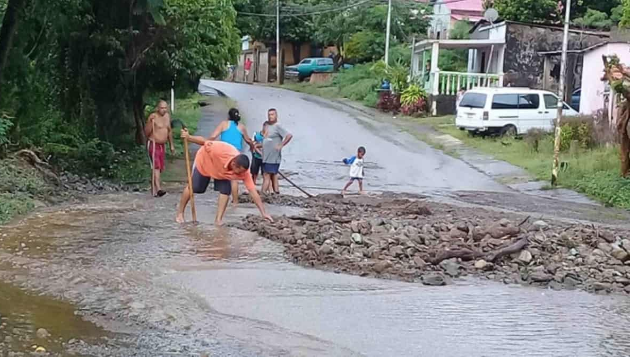 Vaguada causa inundaciones y apagones en Margarita