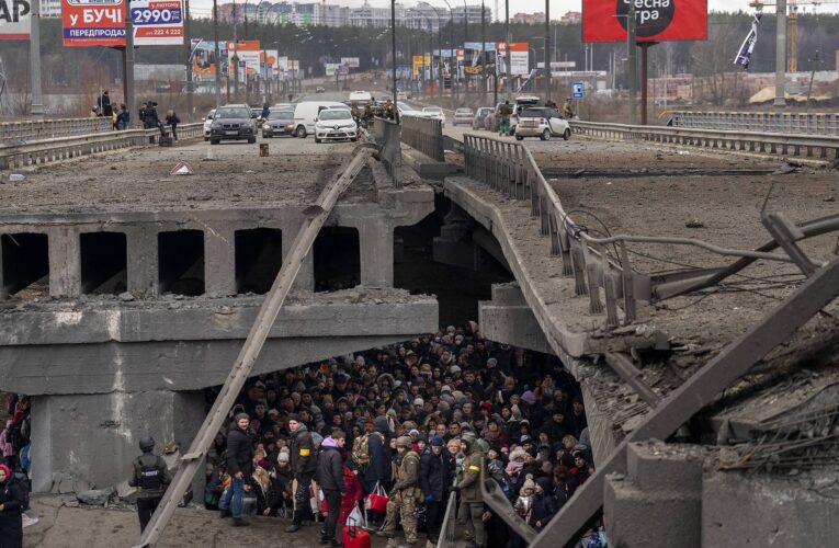 Rusia acelera el asedio a Kiev y asfixia Mariupol