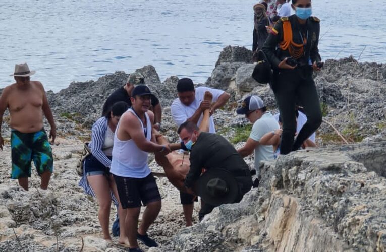 Muere turista italiano tras ser atacado por tiburón en San Andrés