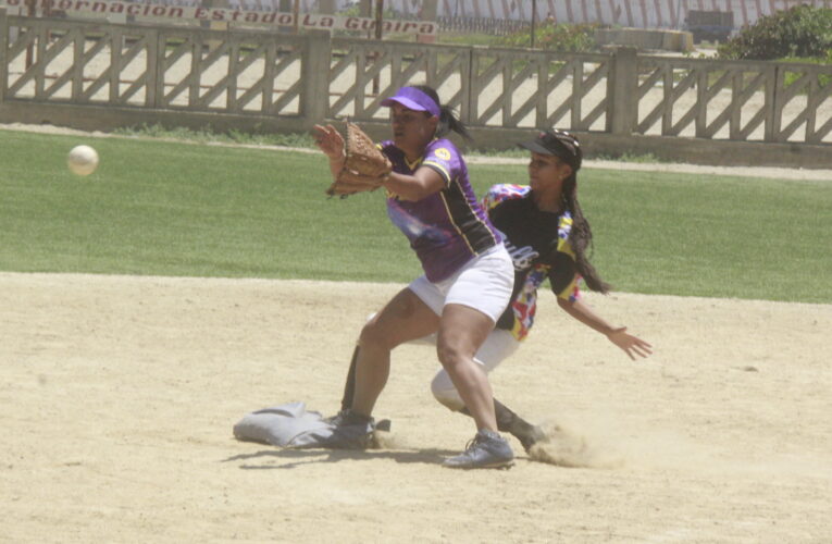 Supernova logró primera victoria en el softbol femenino guaireño