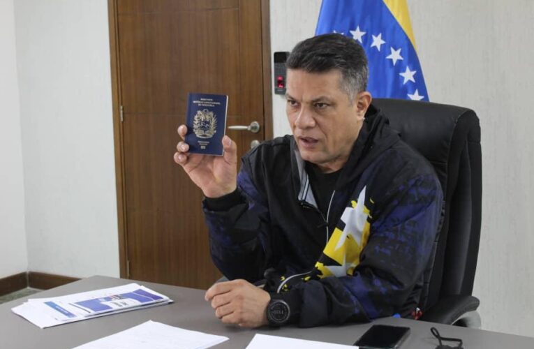 Venezolanos con pasaporte vencido podrán ingresar al país