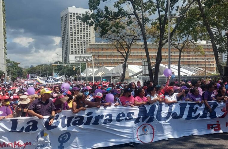 Guaireñas marcharon en Caracas