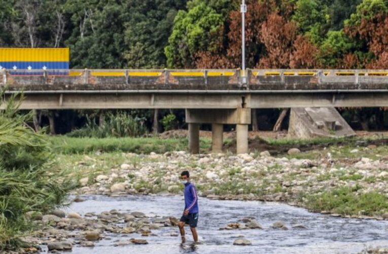 5 sujetos violaron a una mujer en la frontera con Colombia