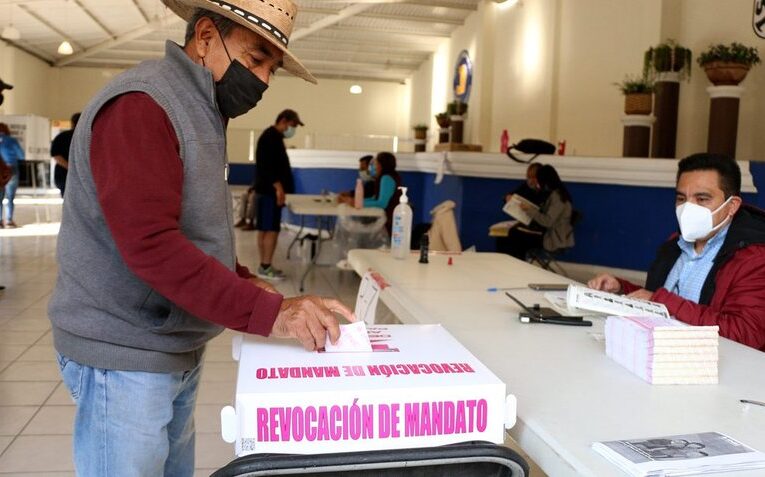 Inician referendo revocatorio contra presidente de México