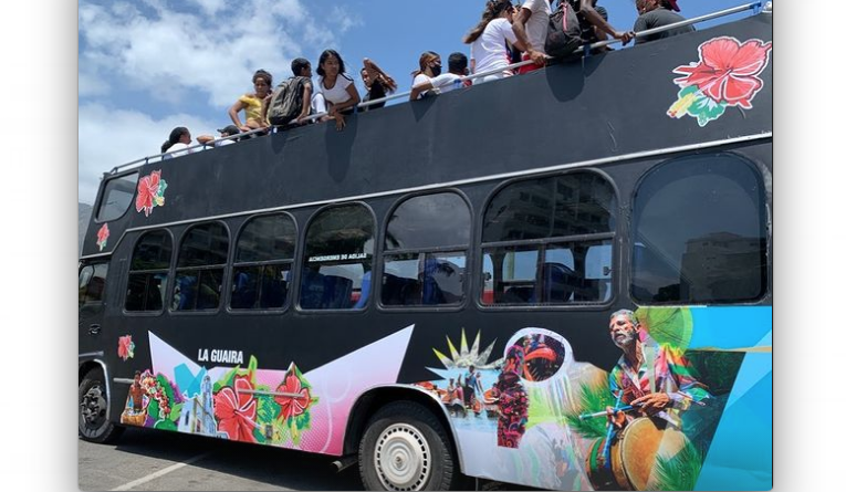 Bus turístico Fiesta de Ven recorre La Guaira