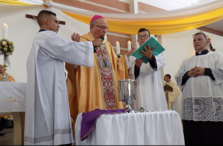 Hoy el obispo Biord celebrará la Misa Crismal en la Catedral