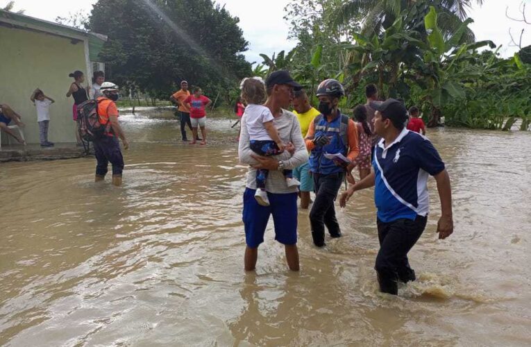 Un muerto y 200 damnificados por fuertes lluvias en Mérida