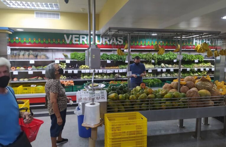 Supermercados tienen ofertas pero la gente sigue comprando poco