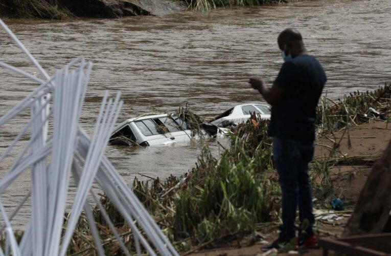 450 muertos en las devastadoras inundaciones de Sudáfrica