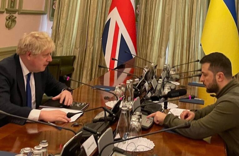 Boris Johnson se reunió con Zelenski en Kiev