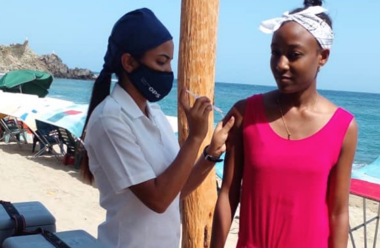 Realizan jornadas de vacunación en playas de La Guaira