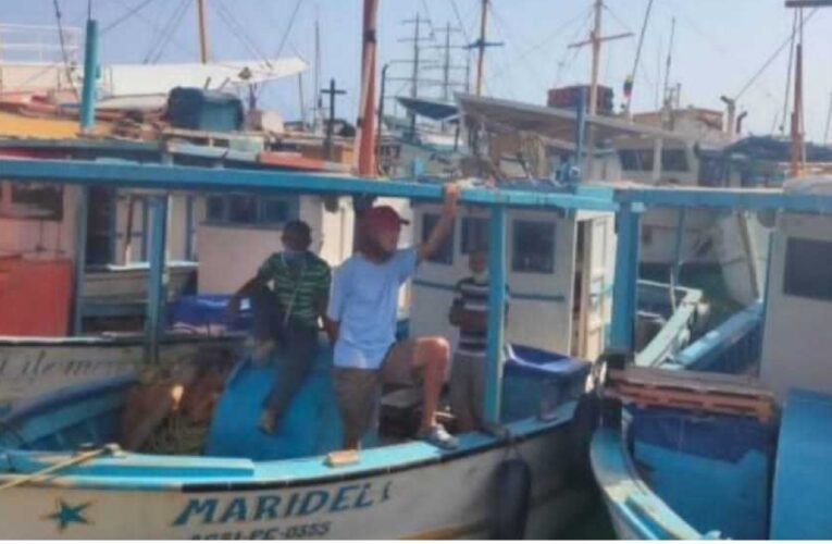 Pescadores venden sus productos en Trinidad porque les pagan más