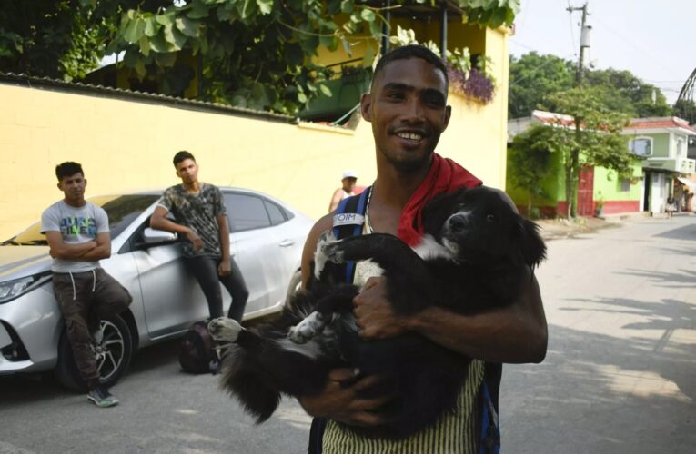 Venezolano recorre con su perro 8 países para llegar a EEUU