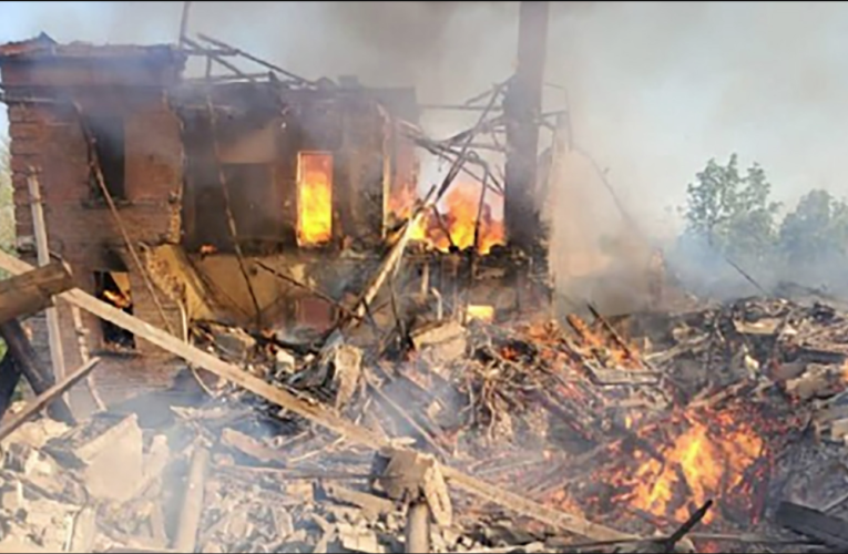 60 muertos tras bombardeo a refugio escolar en Ucrania