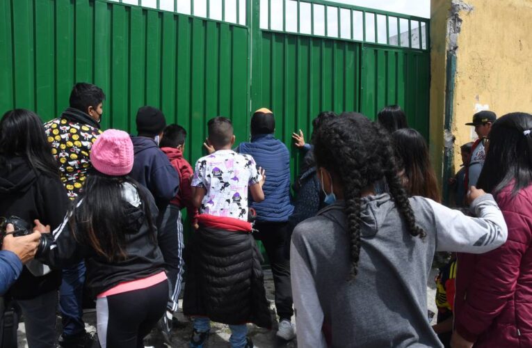 Estudiante venezolano muere electrocutado cuando jugaba fútbol en escuela de Quito