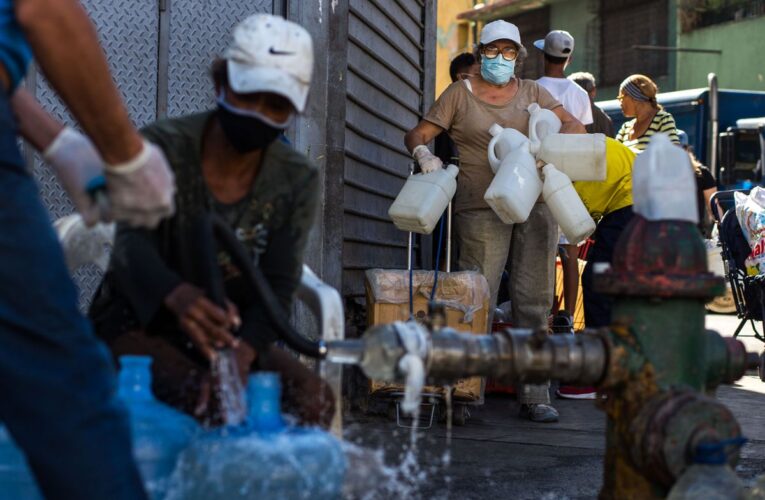 Solo 27% de los venezolanos tienen agua por tubería