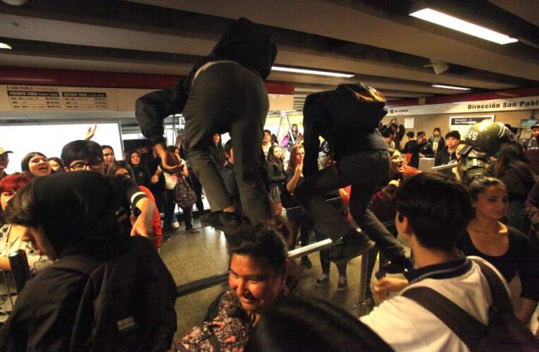 Pánico en el metro de Santiago de Chile