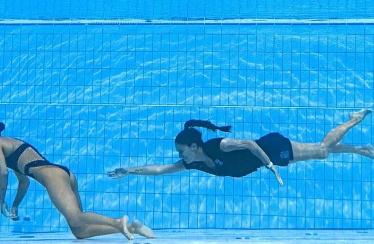 Nadadora se desmaya en plena competencia en el Mundial de Budapest
