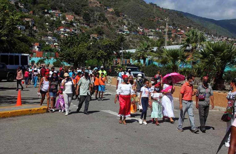 Guaireños desfilarán mañana en honor a los 433 años de la fundacion de La Guaira