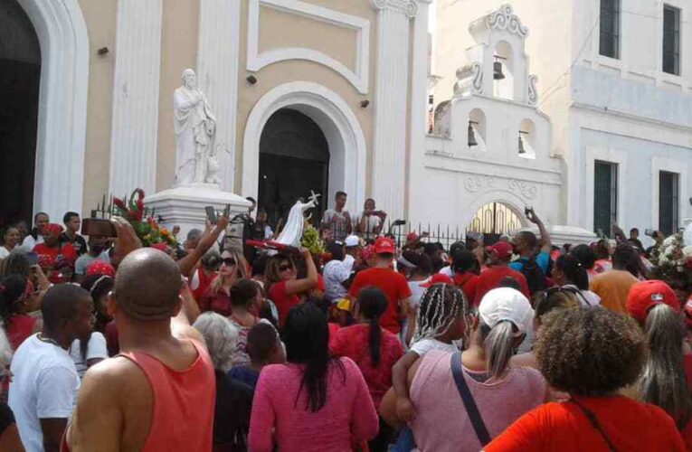 En la Catedral de La Guaira retumbaron los tambores por San Juan