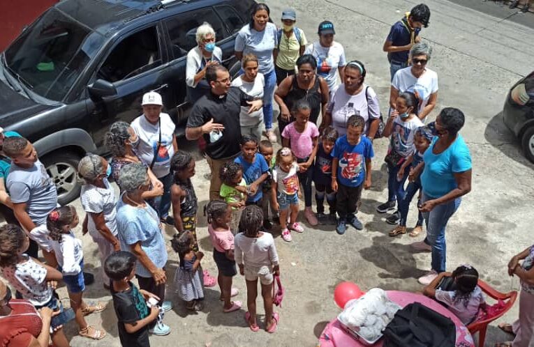 Una Arepa por una Sonrisa llegó a la comunidad de La Alcabala