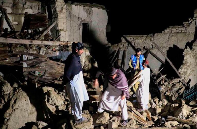 121 niños murieron en el terremoto de Afganistán