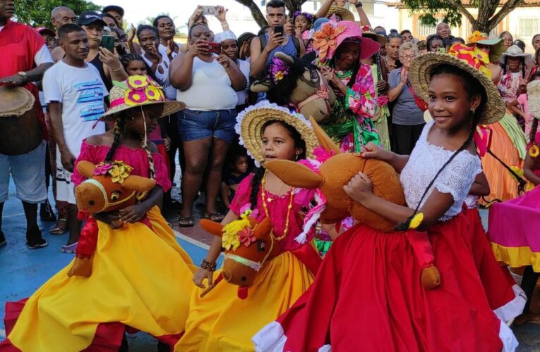 Burras y Burriquitas llenaron de colorido las calles de La Sabana